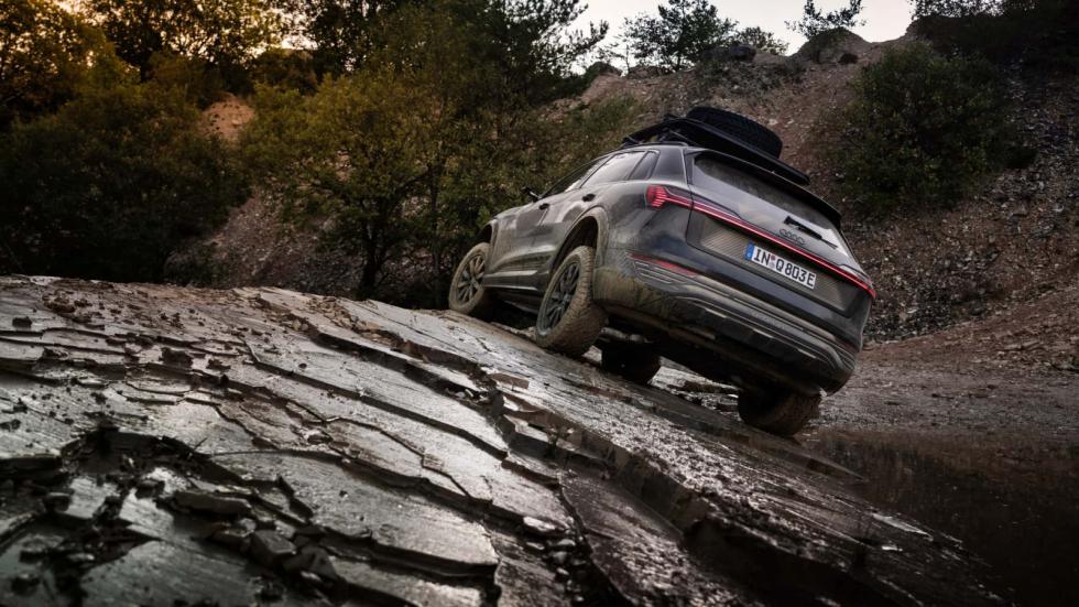 Το νέο Audi Q8 e-tron Edition Dakar... λατρεύει τη λάσπη!